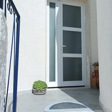 Apartament Patty House *