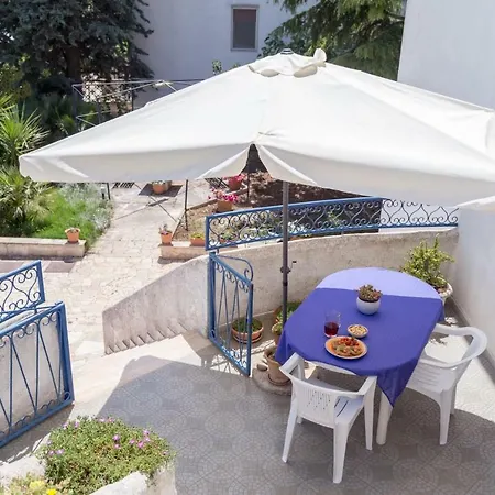 Apartament Patty House *